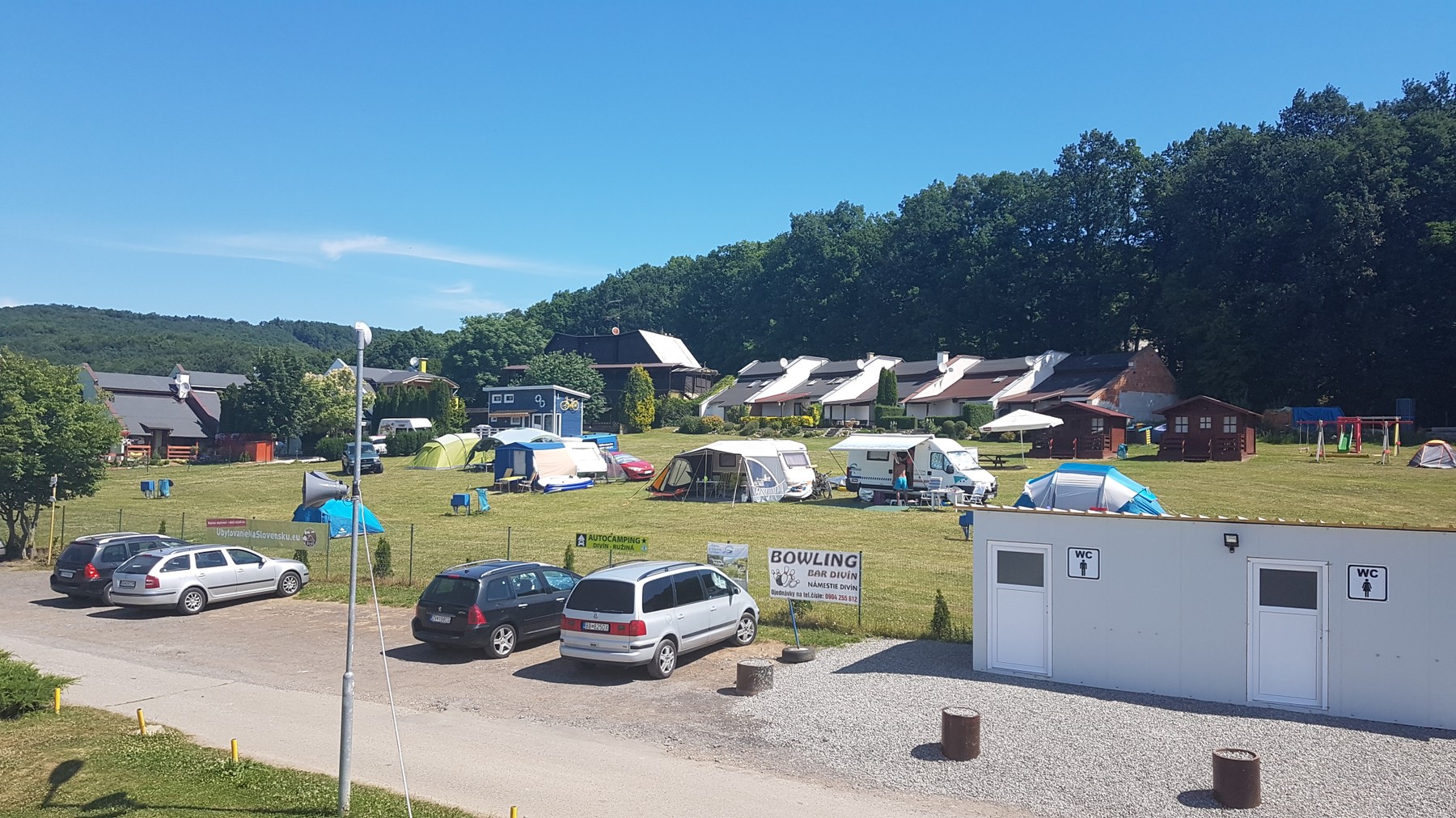 Karavan zóna pri vode